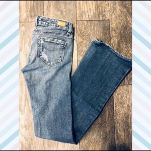 Distressed PAIGE Skyline Ankle Peg jeans  size 25